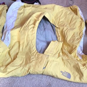 North face rain/light jacket
